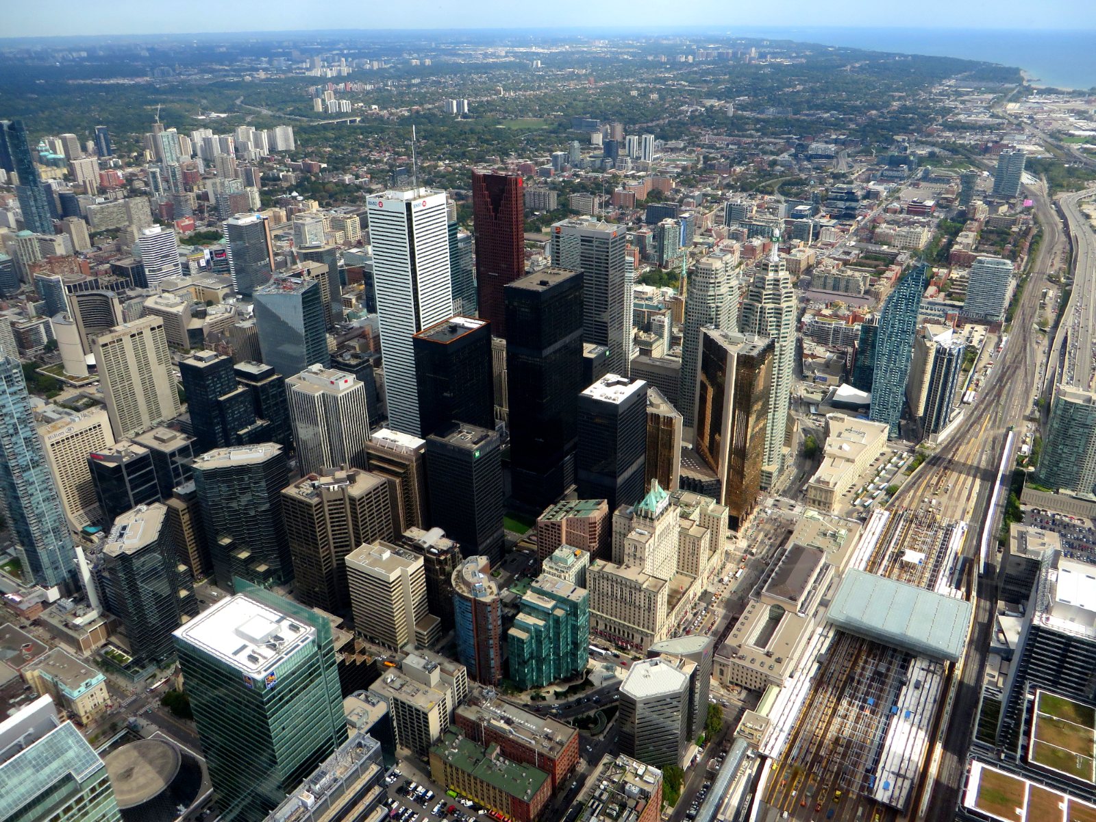 Canadian Startup Success Stories: What Shopify, Clio, Cohere and Others Actually Teach