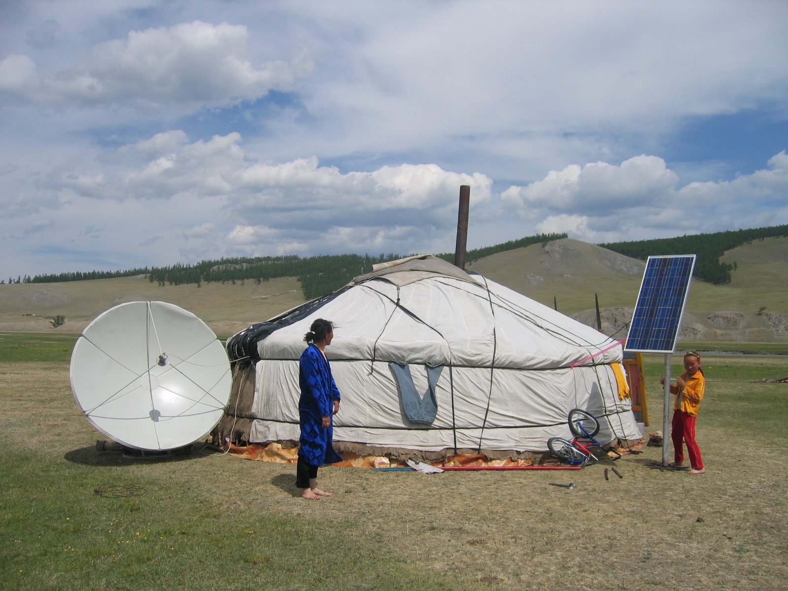 Satellite Internet and Rural Canada: Starlink, Telesat Lightspeed and the Real Costs